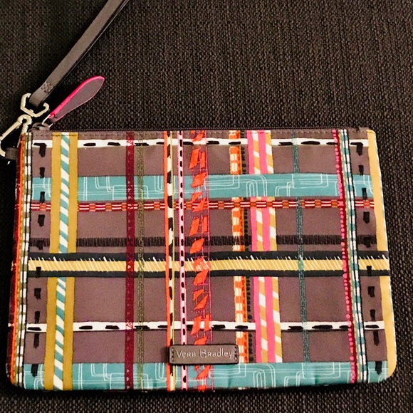 Vera Bradley Handbags - Vera Bradley. Midtown pouch. Super chic! NWOT.